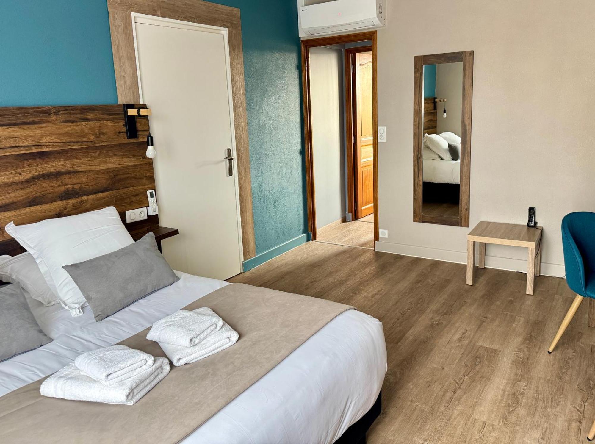 Logis Hotel De La Poste Vitry-le-Francois Bagian luar foto
